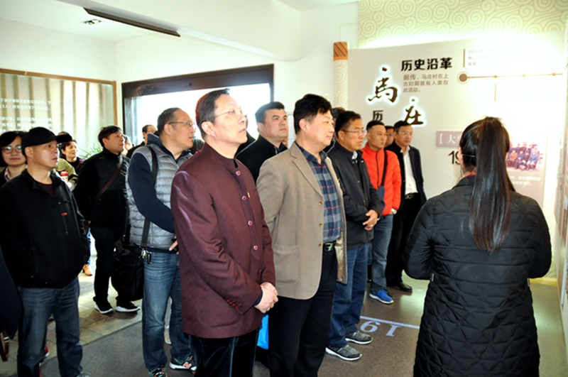 bbin组织全体党员赴马庄村参观学习基层党建工作