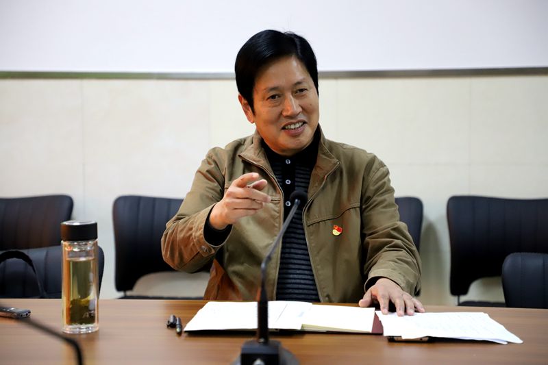 校党委领导班子开展“重读入党志愿、重温入党誓词、重忆入党经历、重问入党初心”活动