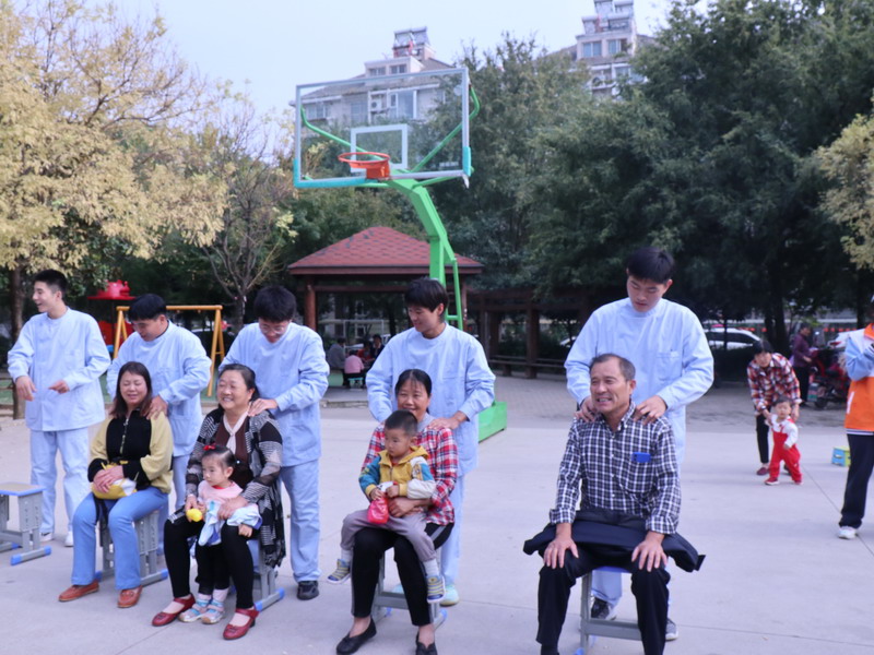 黄发霜不染，重阳寄深情——徐州开放大学康养学院师生到如意家园社区开展重阳敬老活动