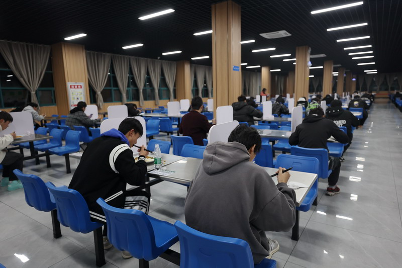 “两在两同”建新功：筑牢阻击疫情“防火墙”——我校从严从细从实做好校园疫情防控，确保师生身心健康